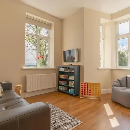 Relaxing Private Country Escape With Hot Tub 펜션