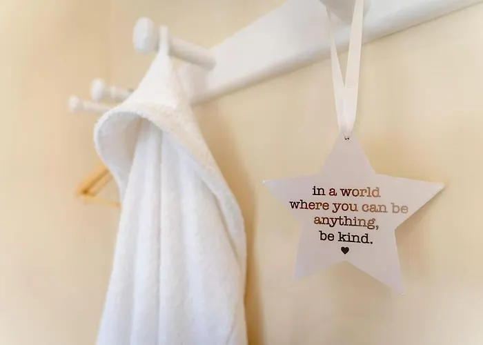 Relaxing Private Country Escape With Hot Tub 펜션