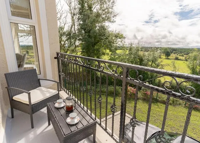 Relaxing Private Country Escape With Hot Tub 펜션 로스코먼