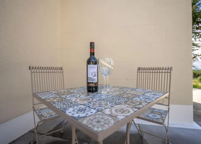 Relaxing Private Country Escape With Hot Tub 펜션 *