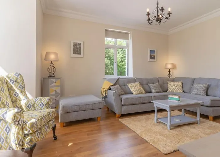 Relaxing Private Country Escape With Hot Tub