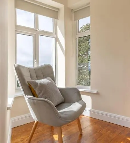 Relaxing Private Country Escape With Hot Tub 펜션 *