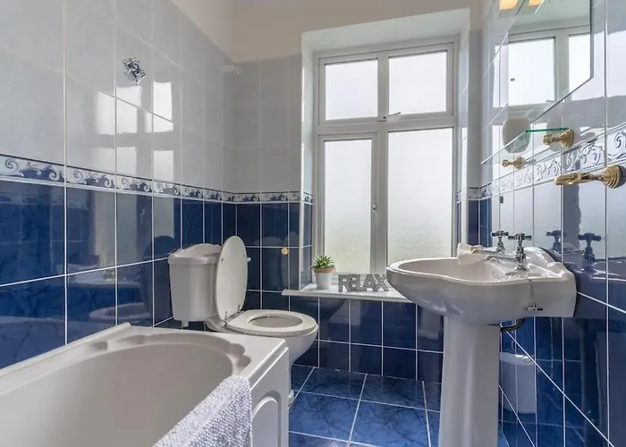 Relaxing Private Country Escape With Hot Tub